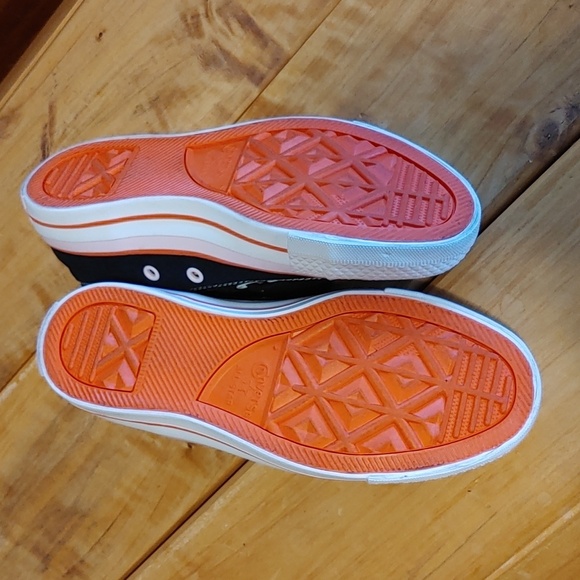 Millie Bobby Brown/Converse Chuck Taylor All Stars Spread Love Sneaker SZ 5 - Picture 4 of 15